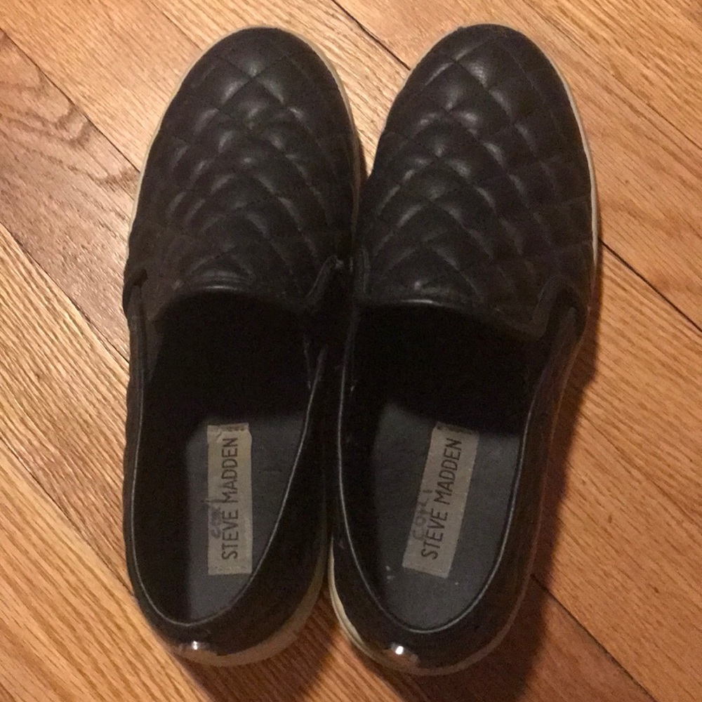 Steve Madden black slip ons